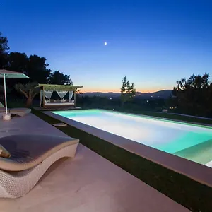 https://ibiza-luxury-villa.balearic-islands.net